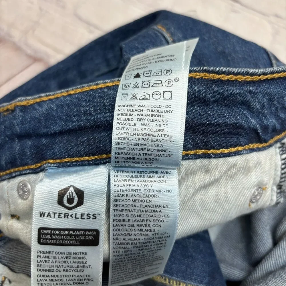 NWT Levi's 505 Regular Straight Jeans Men Size 38x30 Blue Denim C131 -11